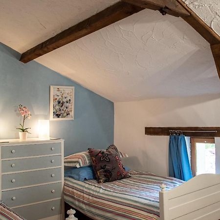 Lavender House - Traditional Stone House Oozing Charm And Character Cersay Eksteriør bilde