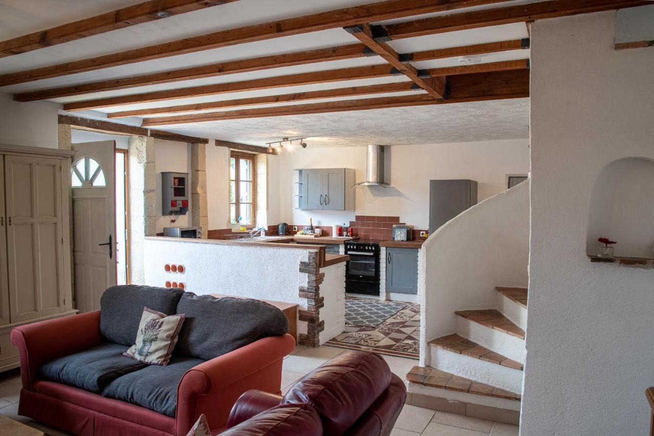 Lavender House - Traditional Stone House Oozing Charm And Character Cersay Eksteriør bilde