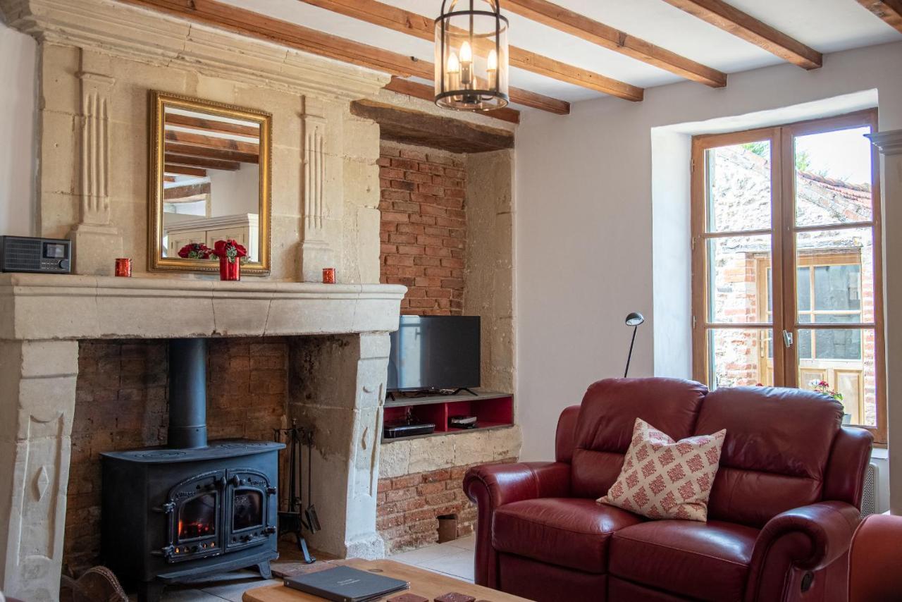 Lavender House - Traditional Stone House Oozing Charm And Character Cersay Eksteriør bilde